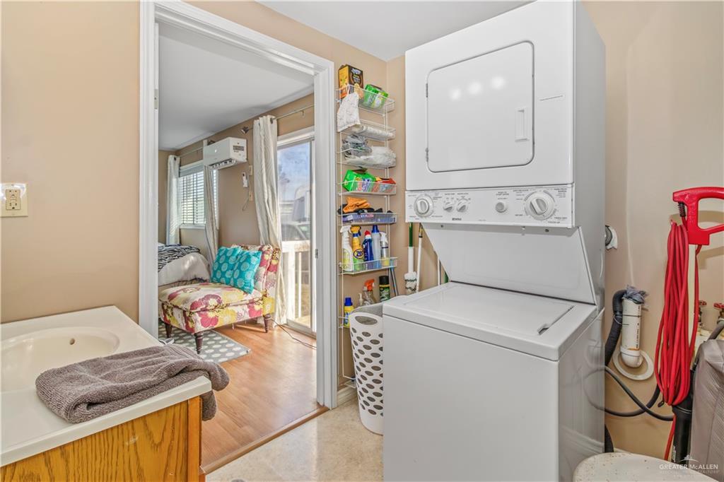 2800 Turner Road San Benito, TX 78586 - Photo 13 of 18 a utility room with dryer and washer