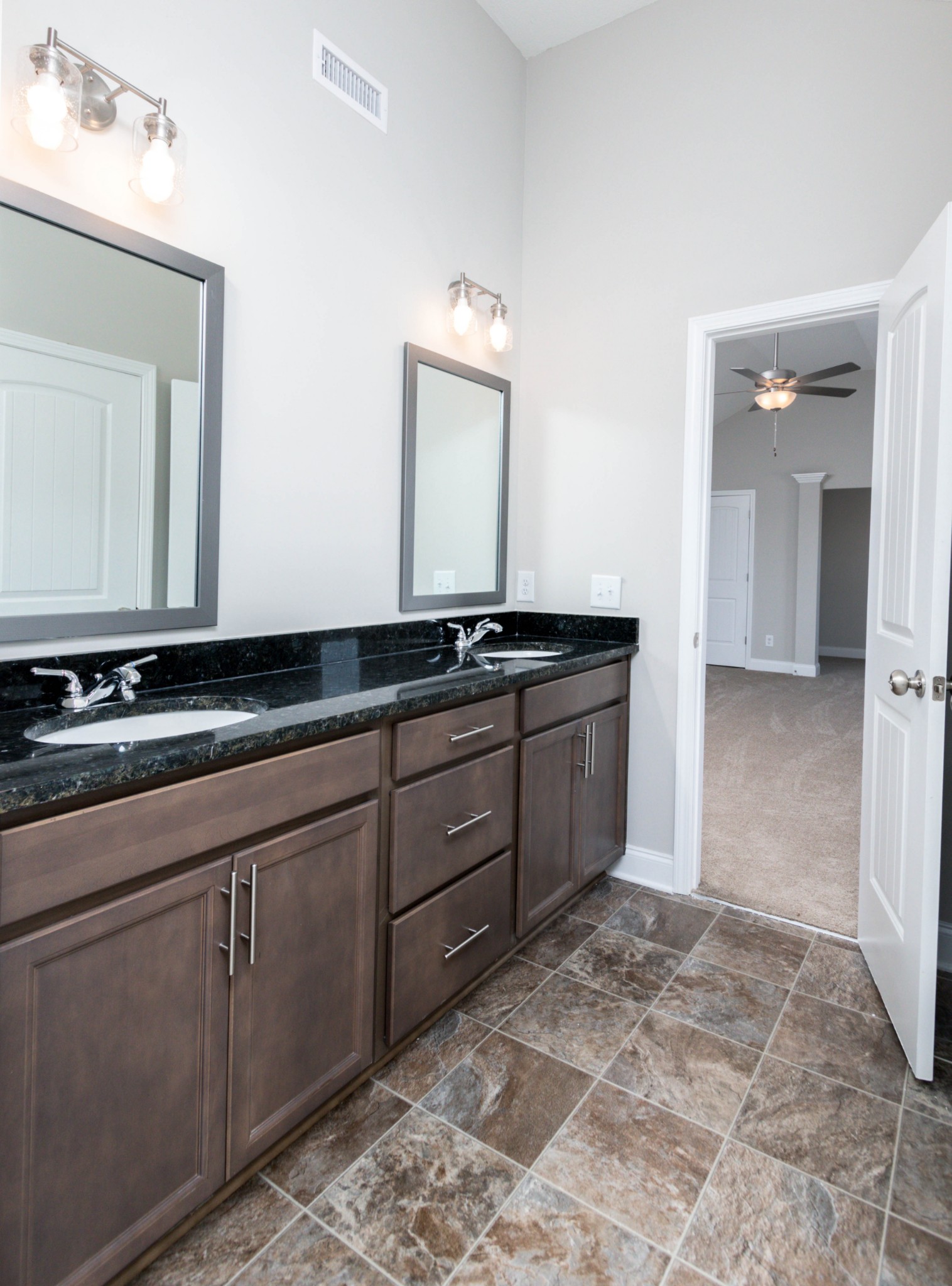 1051 East Piney Road Dickson, TN 37055 - Photo 14 of 23 Gallery Image 14