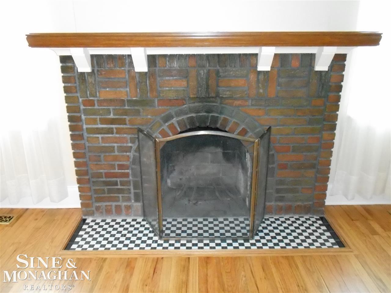2032 Hawthorne Road Grosse Pointe Woods, MI 48236 - Photo 3 of 25