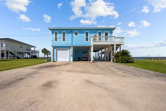 $475,000 | 252 White Heron Drive, Anahuac, TX 77514