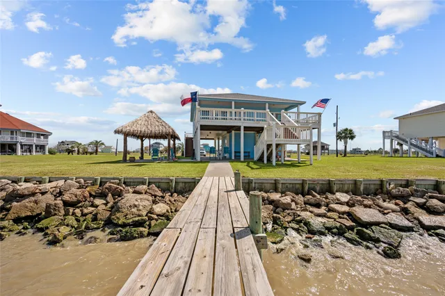 $475,000 | 252 White Heron Drive, Anahuac, TX 77514