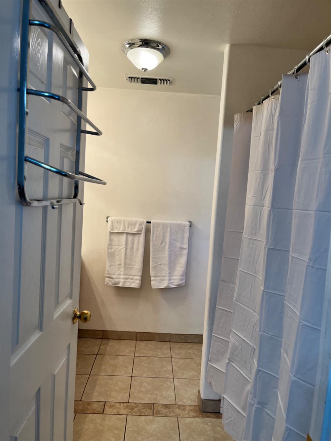392 West Huntsman Avenue Reedley, CA 93654 - Photo 14 of 18 Gallery Image 14