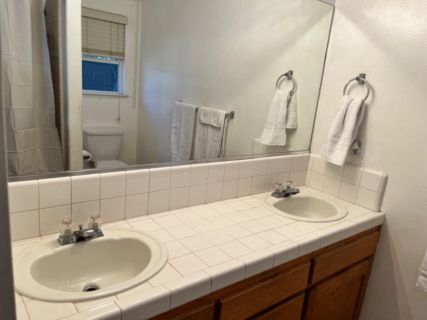 392 West Huntsman Avenue Reedley, CA 93654 - Photo 15 of 18 Gallery Image 15