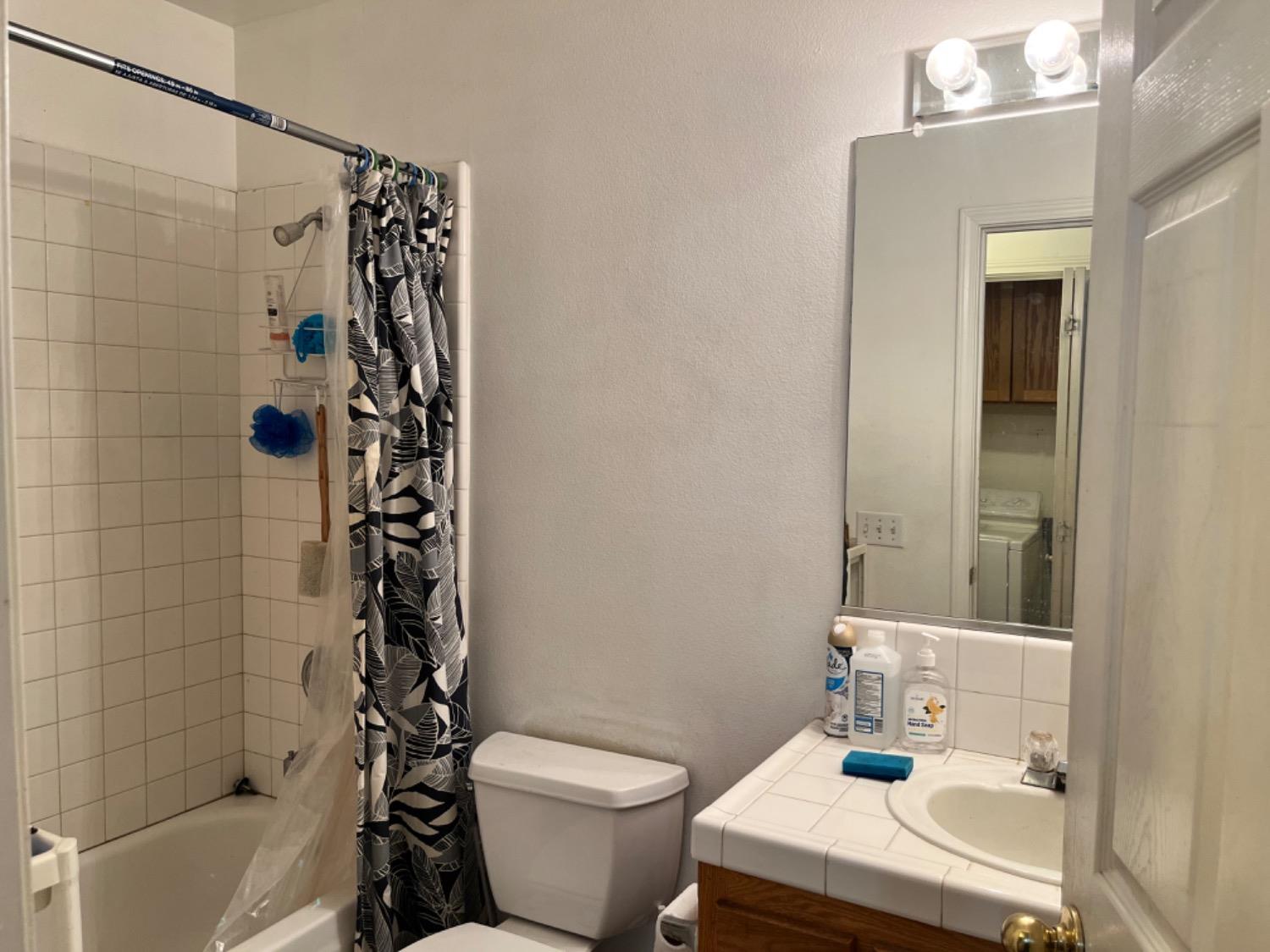 392 West Huntsman Avenue Reedley, CA 93654 - Photo 8 of 18 Gallery Image 8