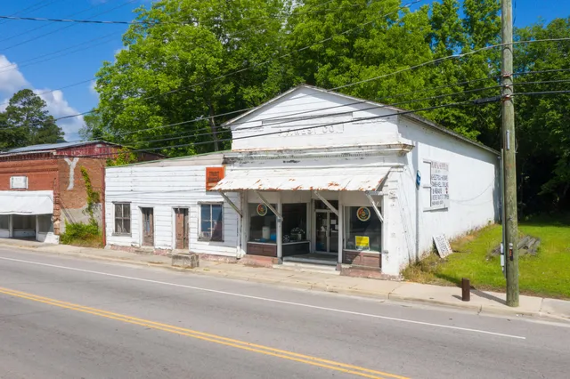 $160,000 | 242 Porcher Avenue, Eutawville, SC 29048