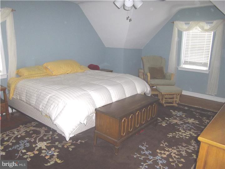 1012 Edgewood Drive Springfield, PA 19064 - Photo 16 of 25 Bedroom - Main