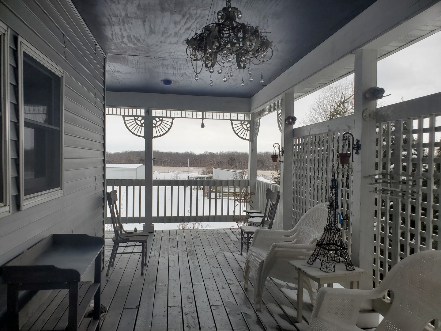 3538 East 2179th Road Ottawa, IL 61350 - Photo 13 of 28 a view of balcony with wooden floor