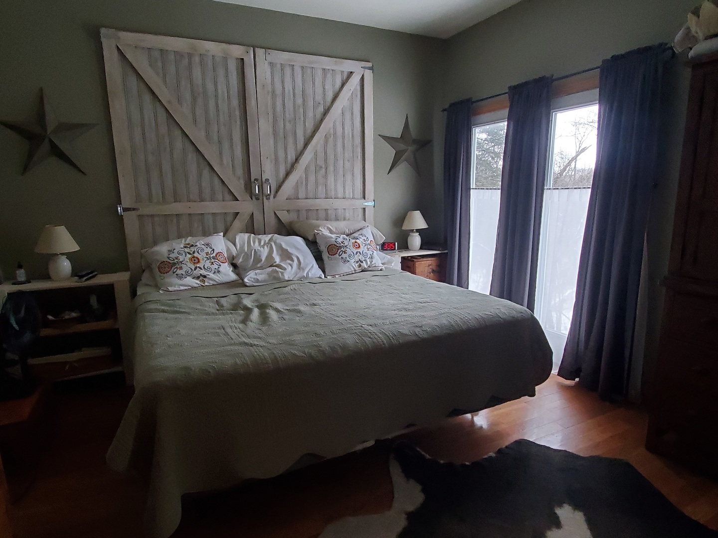 3538 East 2179th Road Ottawa, IL 61350 - Photo 8 of 28 a bed sitting in a bedroom next to a window