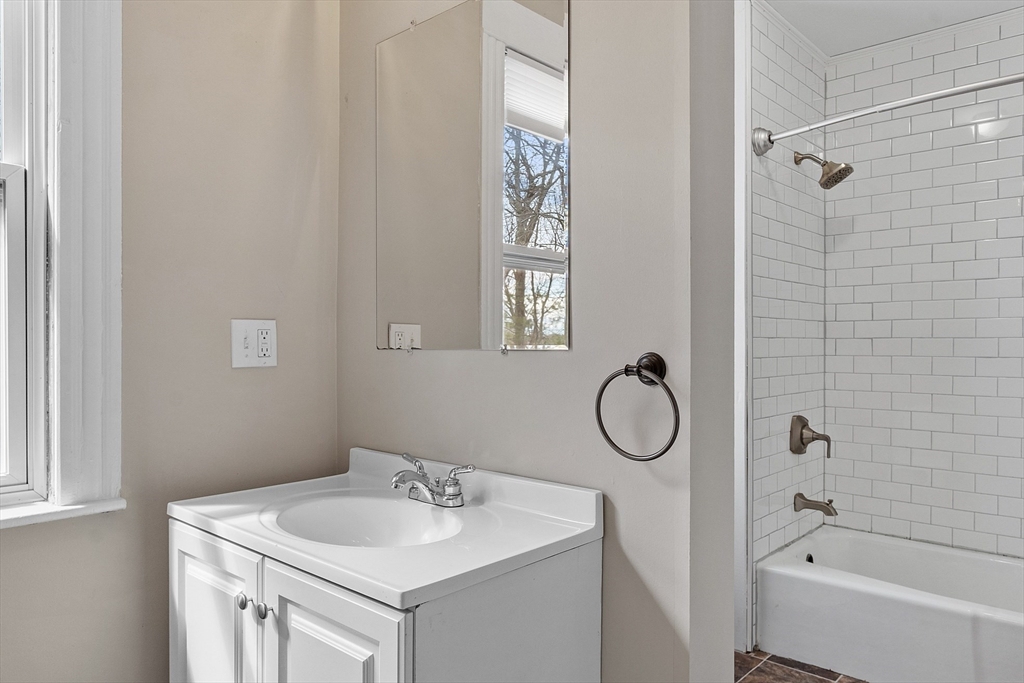 16 Robillard Street Gardner, MA 01440 - Photo 22 of 39 Gallery Image 22