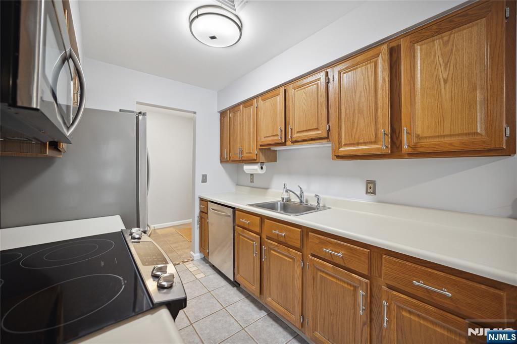 70 Harristown Road, Unit 1 Fair Lawn, NJ 07410 - Photo 6 of 21