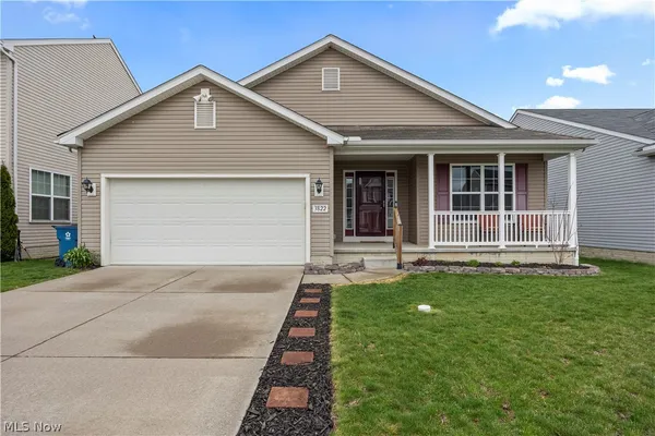$299,900 | 3822 East Parkside Circle, Lorain, OH 44053