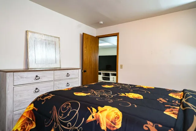 $209,990 | 903 Marion Street, St. Paul, MN 55117