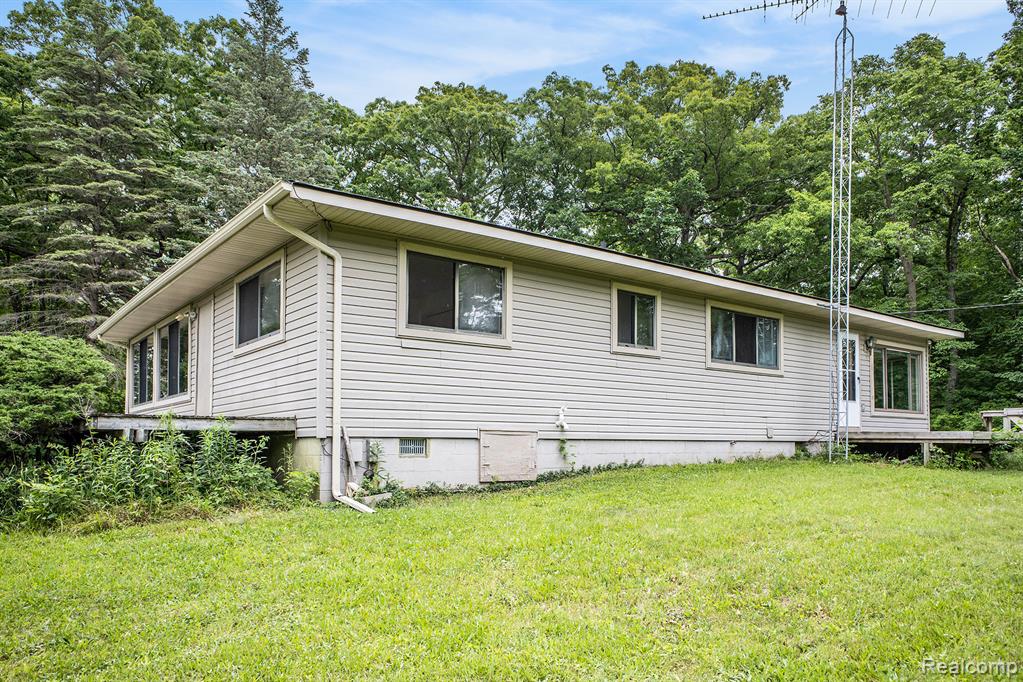 2456 Chilson Road Howell, MI 48843 - Photo 6 of 29