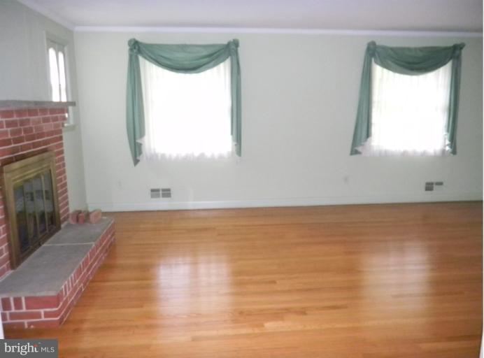 33 Millstone Road Randallstown, MD 21133 - Photo 8 of 26 Living Room