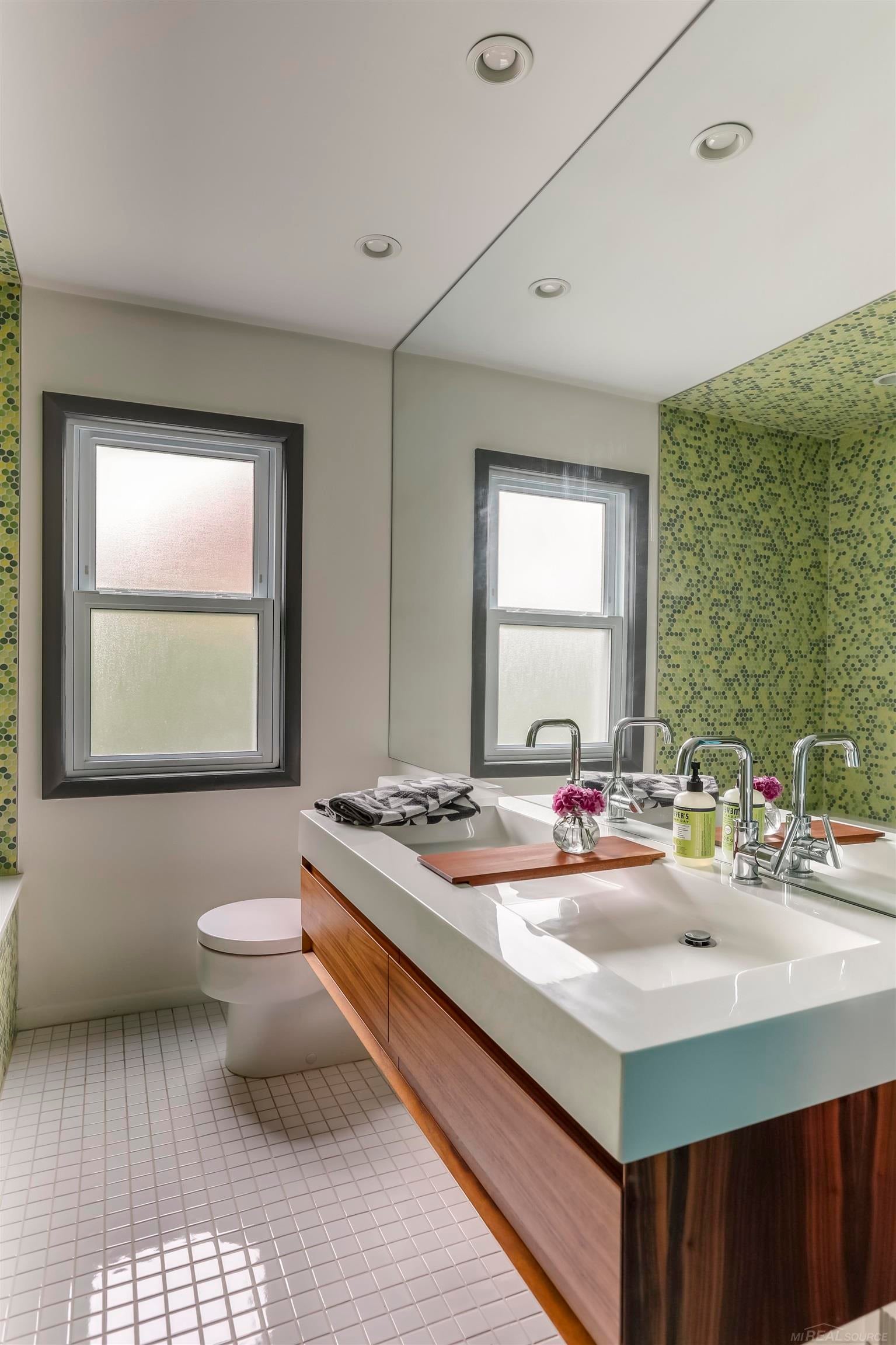 466 Lexington Road Grosse Pointe Farms, MI 48236 - Photo 13 of 42 Gallery Image 13
