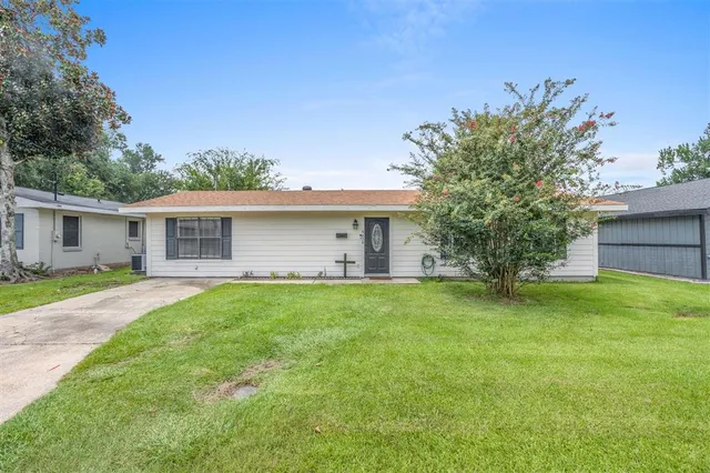 $199,900 | 4430 Tamarack Street, Lake Charles, LA 70605