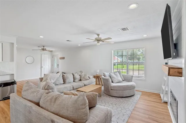 $199,900 | 4430 Tamarack Street, Lake Charles, LA 70605