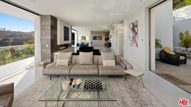 $39,995 | 7080 Mulholland Drive, Los Angeles, CA 90068