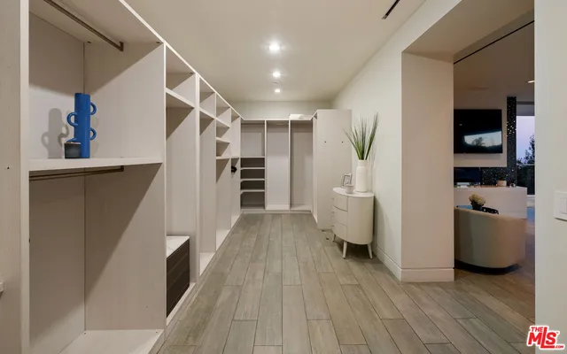 $39,995 | 7080 Mulholland Drive, Los Angeles, CA 90068