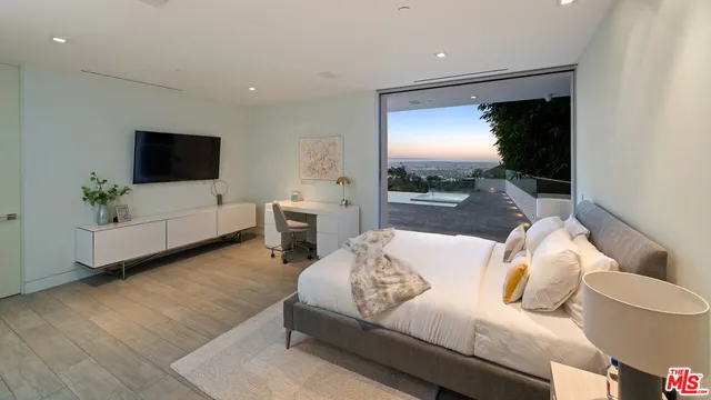 $39,995 | 7080 Mulholland Drive, Los Angeles, CA 90068