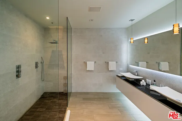 $39,995 | 7080 Mulholland Drive, Los Angeles, CA 90068