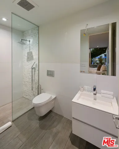 $39,995 | 7080 Mulholland Drive, Los Angeles, CA 90068