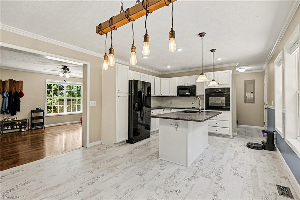 4305 Young Road Asheboro, NC 27205 - Photo 8 of 25