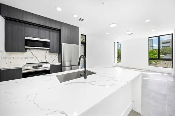 $4,200 | 526 Southwest 2nd Street, Unit 5, Miami, FL 33130