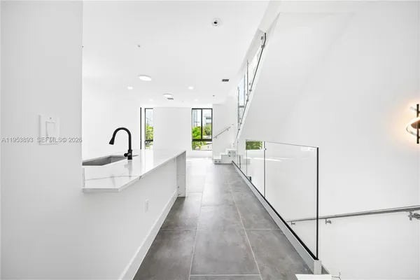 $4,200 | 526 Southwest 2nd Street, Unit 5, Miami, FL 33130