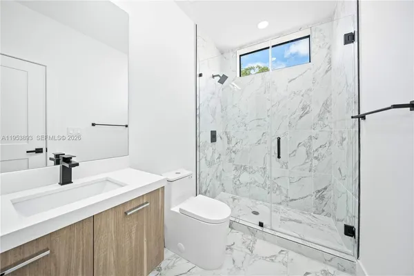 $4,200 | 526 Southwest 2nd Street, Unit 5, Miami, FL 33130
