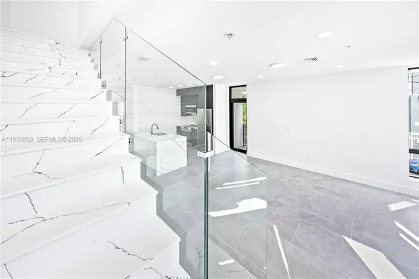 $4,200 | 526 Southwest 2nd Street, Unit 5, Miami, FL 33130