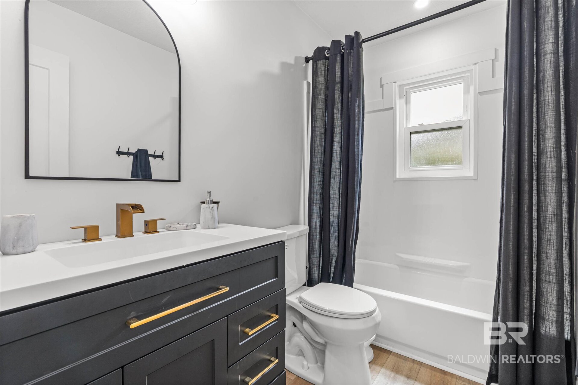 5404 Scanlan Way West Satsuma, AL 36572 - Photo 17 of 20 Bathrooom