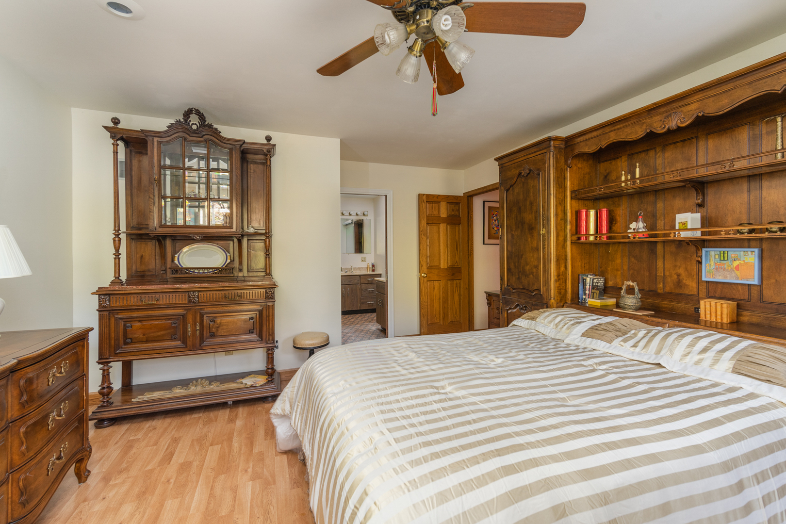 3473 East 449th Road LaSalle, IL 61301 - Photo 42 of 61 a bedroom with a bed and a dresser