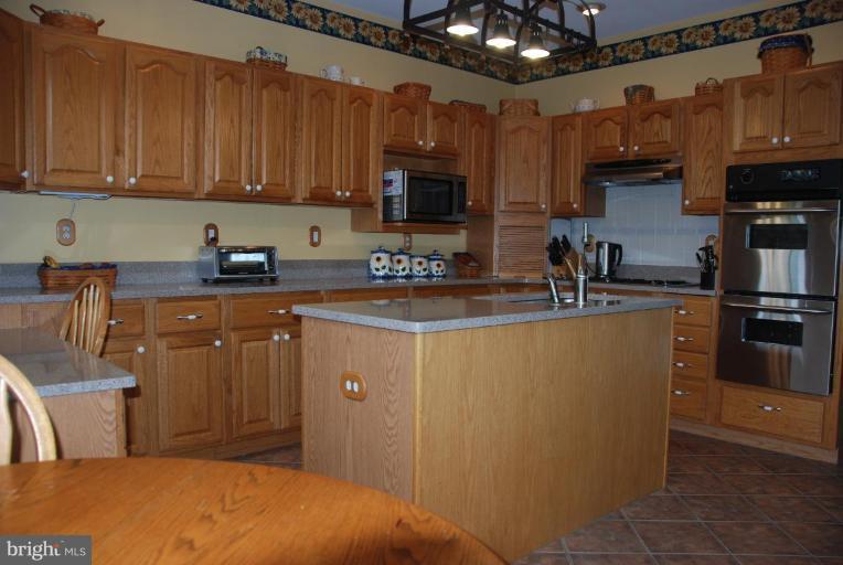 28685 Earthlite Road Wye Mills, MD 21679 - Photo 2 of 24 Kitchen