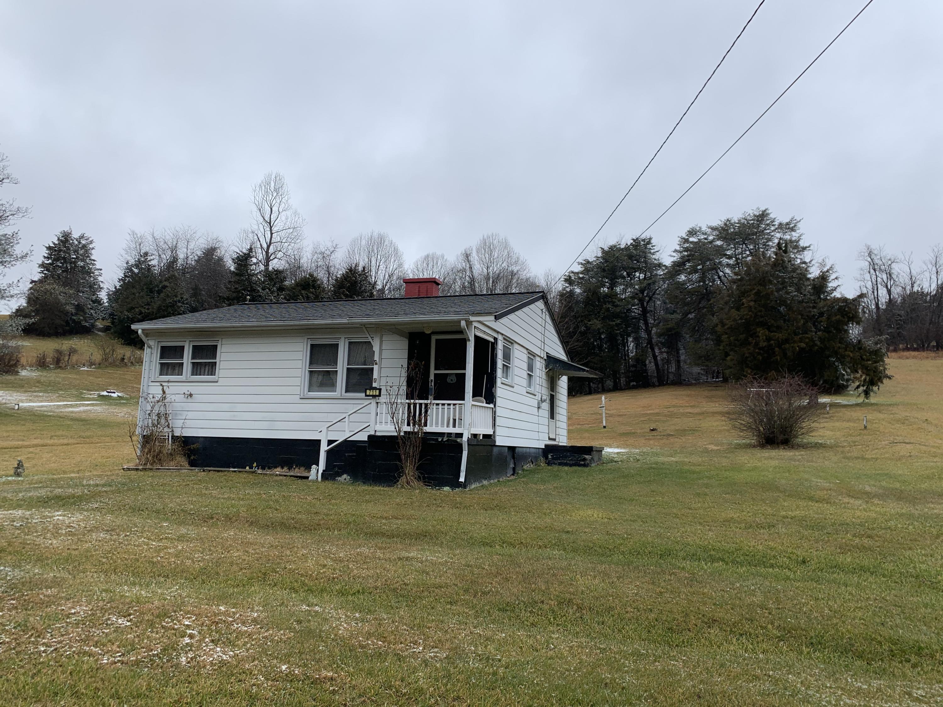 711 Parsons Road Troutville, VA 24175 - Photo 1 of 7 Front View