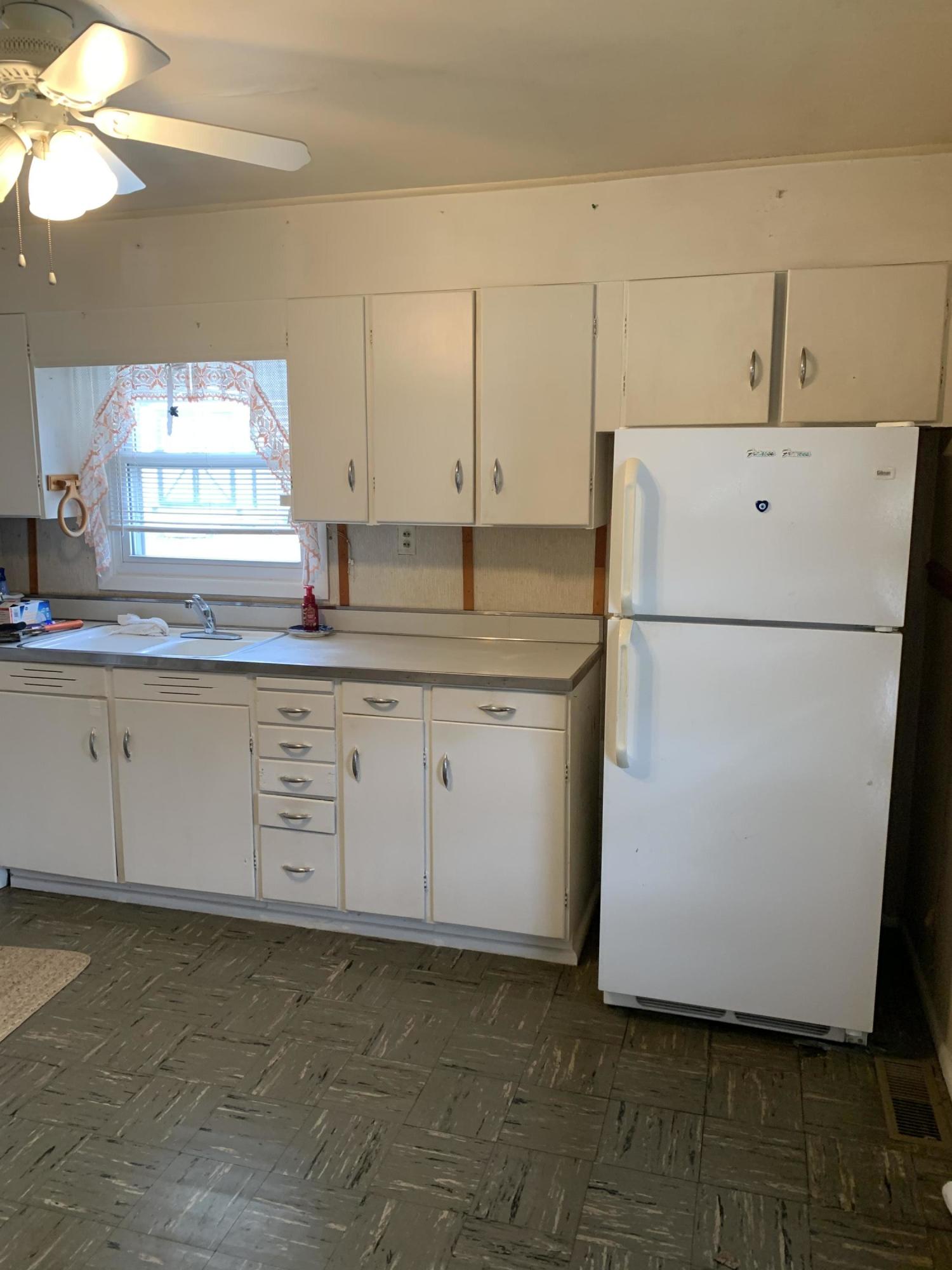 711 Parsons Road Troutville, VA 24175 - Photo 3 of 7 IMG-2678