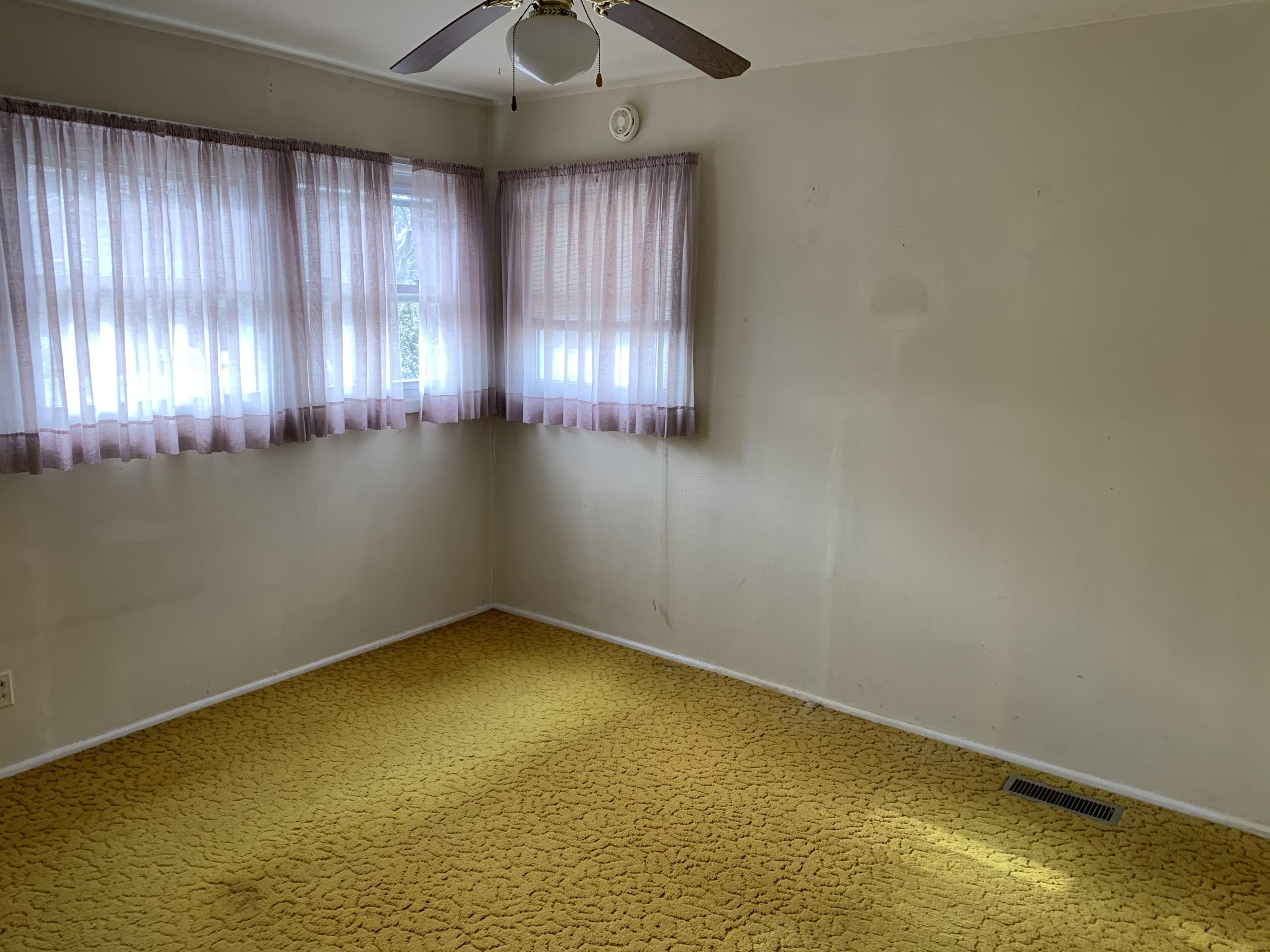 711 Parsons Road Troutville, VA 24175 - Photo 5 of 7 IMG-2676