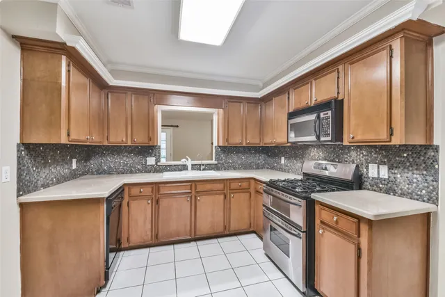 $1,900 | 20 Tulip Hill Court, Spring, TX 77380