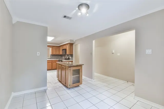 $1,900 | 20 Tulip Hill Court, Spring, TX 77380