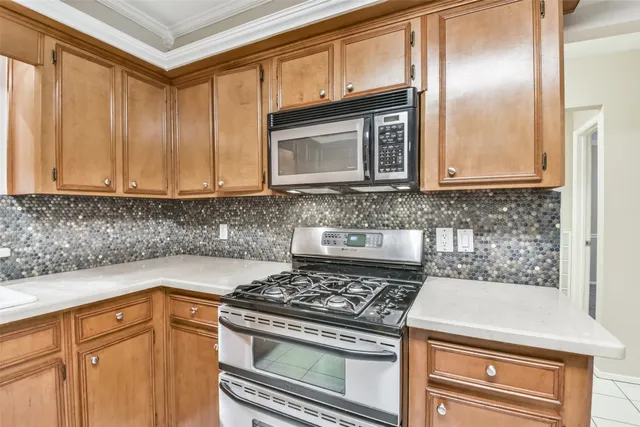 $1,900 | 20 Tulip Hill Court, Spring, TX 77380