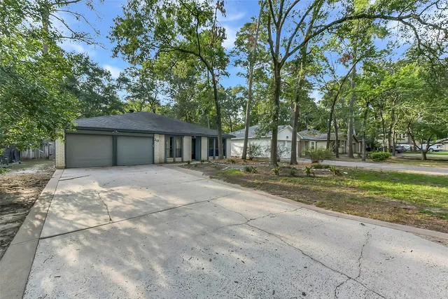 $1,900 | 20 Tulip Hill Court, Spring, TX 77380
