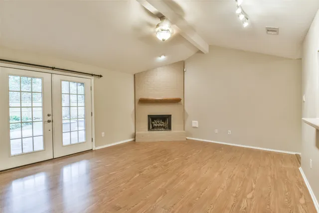 $1,900 | 20 Tulip Hill Court, Spring, TX 77380