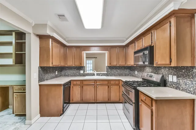 $1,900 | 20 Tulip Hill Court, Spring, TX 77380