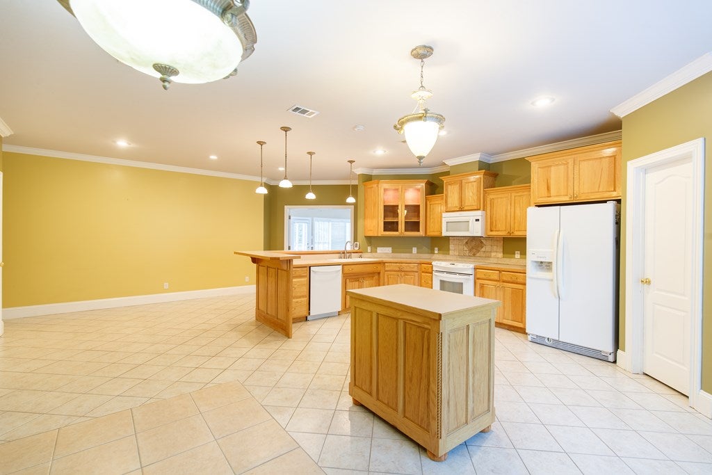 9149 Coffee Road Hahira, GA 31632 - Photo 7 of 44 Gallery Image 7