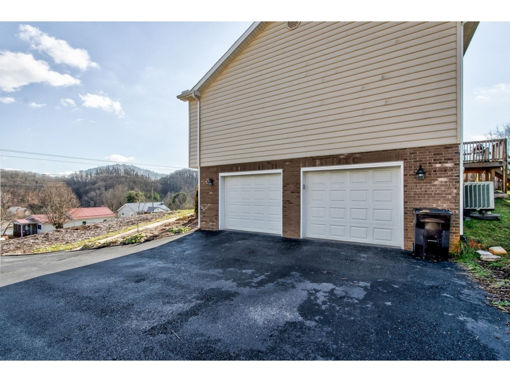 275 Valley Pike Road Bristol, TN 37620 - Photo 24 of 26 Photo 24