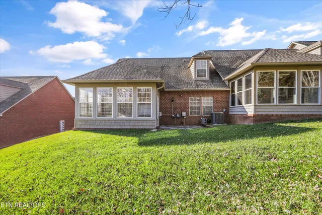 $424,900 | 560 Meadow Walk Lane, Lenoir City, TN 37772