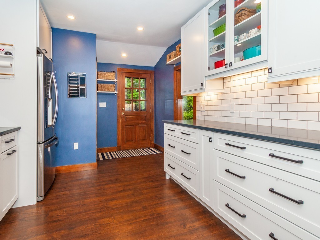 39 Virginia Road Waltham, MA 02453 - Photo 7 of 23 Gallery Image 7