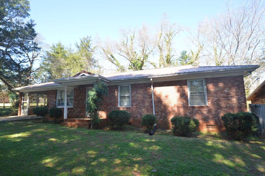 165 Sandifer Road Spartanburg, SC 29303 - Photo 1 of 19