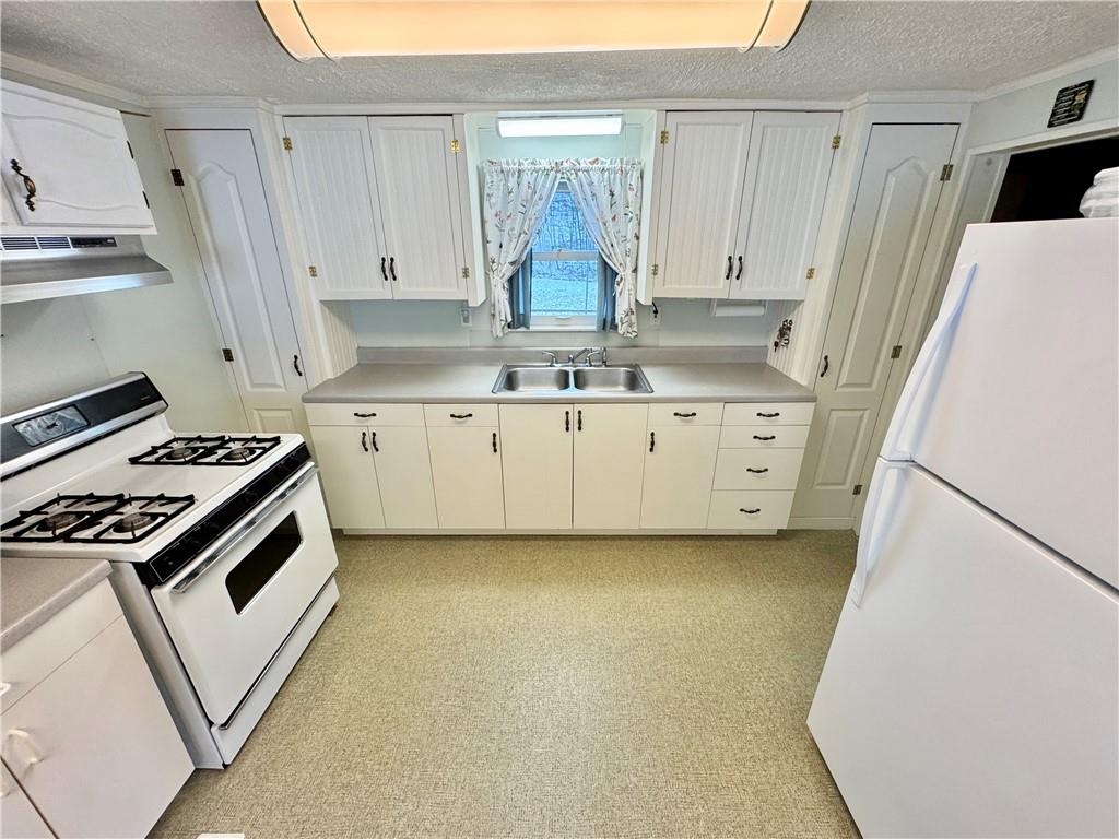 754 Highway 356 Apollo, PA 15613 - Photo 3 of 29