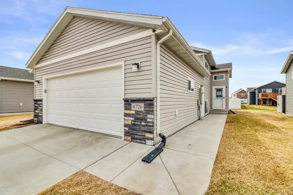 $340,000 | 6726 69th Avenue, Horace, ND 58047